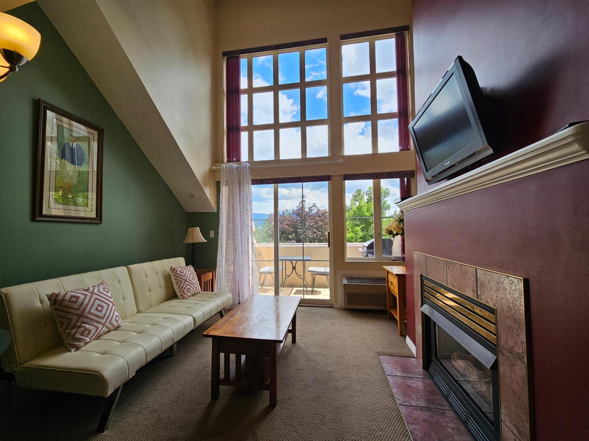 Borgata Lodge Resort Kelowna Dış mekan fotoğraf