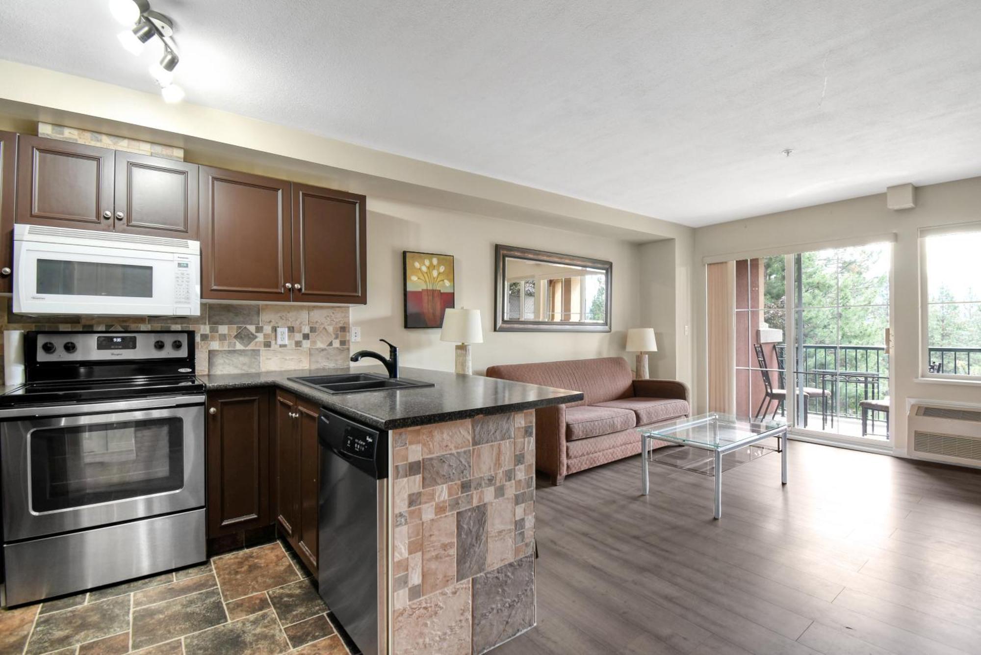 Borgata Lodge Resort Kelowna Dış mekan fotoğraf